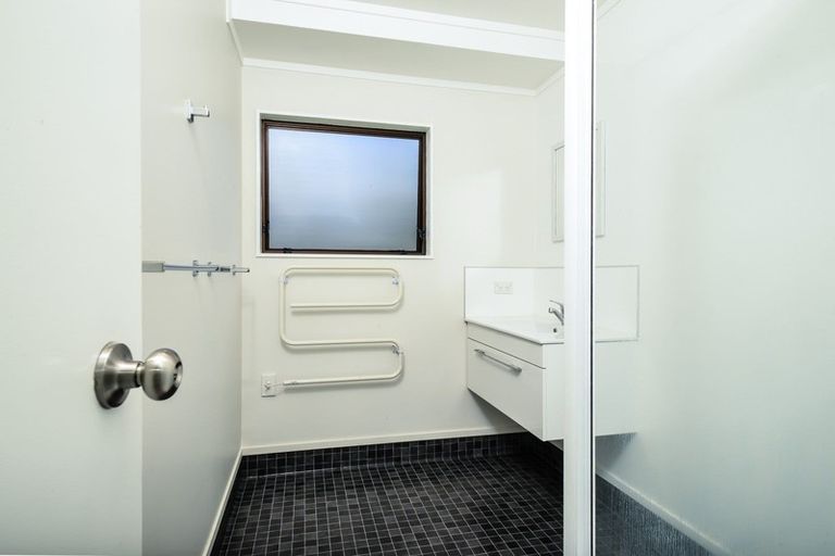 Photo of property in 4a Saint Lukes Place, Bader, Hamilton, 3206