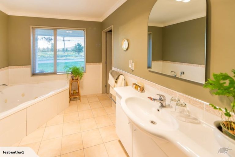 Photo of property in Misty Peaks B And B, 105 Cook Flat Road, Fox Glacier, 7886