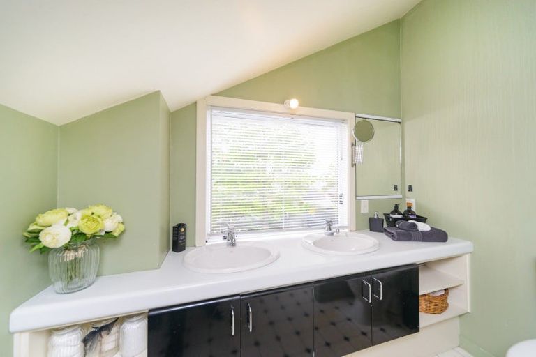 Photo of property in 24 Ranfurly Street, Hokowhitu, Palmerston North, 4410