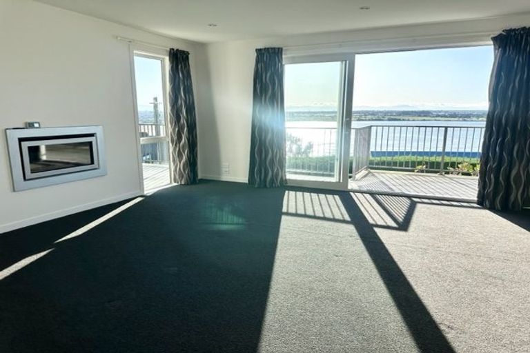 Photo of property in 66 Te Awakura Terrace, Mount Pleasant, Christchurch, 8081