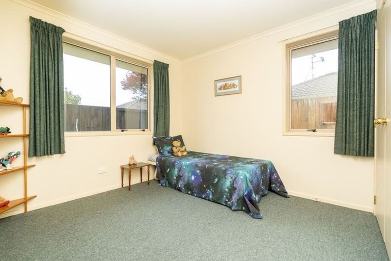 Photo of property in 24 Gardenia Close, Melville, Hamilton, 3206