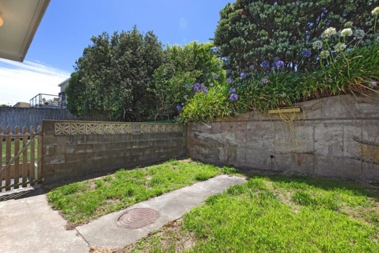 Photo of property in 10/22 Bay Drive, Titahi Bay, Porirua, 5022