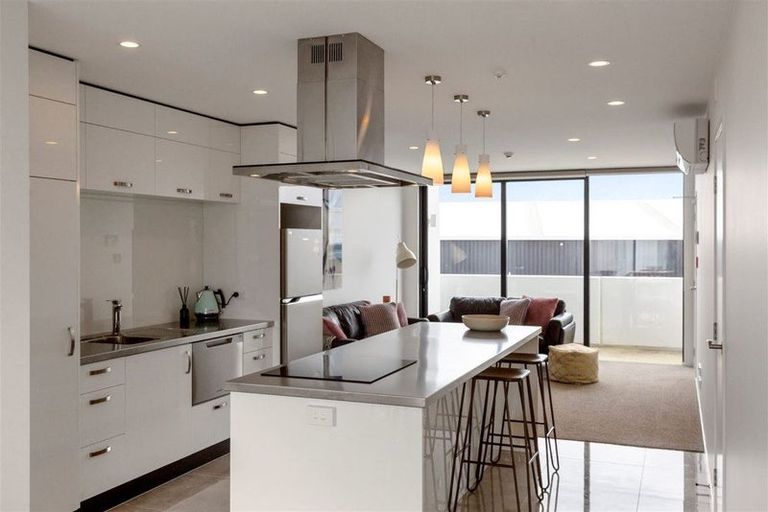 Photo of property in 2/86 Hurlstone Drive, Waiwhakaiho, New Plymouth, 4312