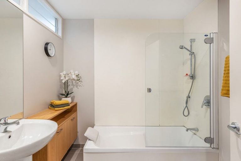 Photo of property in 13a Townsend Road, Miramar, Wellington, 6022