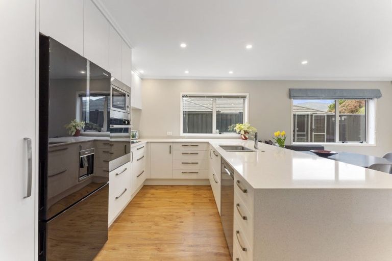 Photo of property in 37 Somerby Mews, Silverstream, Upper Hutt, 5019