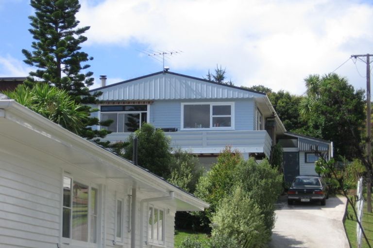 Photo of property in 2/27 Gazelle Avenue, Beach Haven, Auckland, 0626