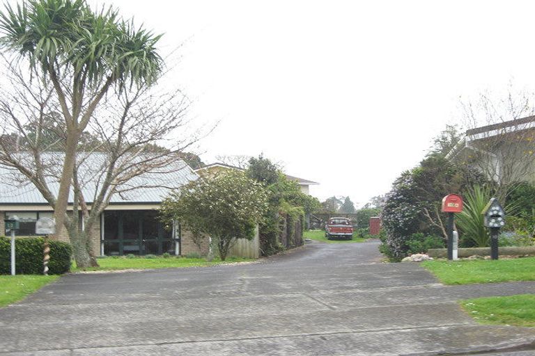 Photo of property in 10a Hickford Place, Okato, 4335