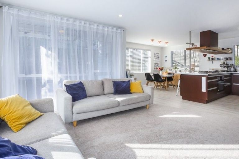 Photo of property in 1 The Spinney, Titahi Bay, Porirua, 5022