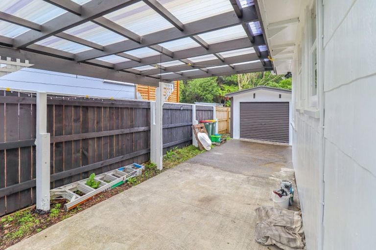 Photo of property in 17 Boyd Grove, Naenae, Lower Hutt, 5011