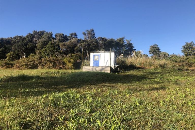 Photo of property in 16 Coachmans Way, Cable Bay, 0420