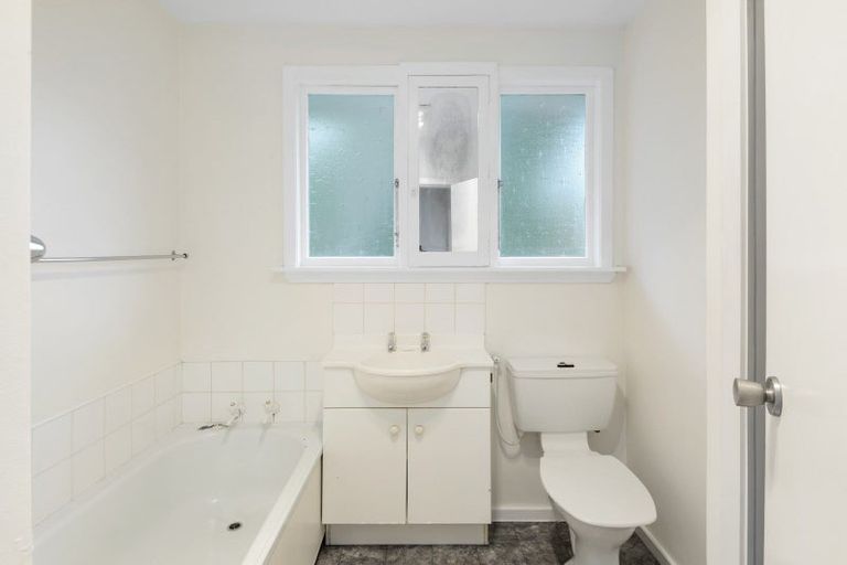 Photo of property in 64 Parkstone Avenue, Ilam, Christchurch, 8041