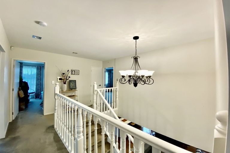 Photo of property in 27 Kereru Rise, Papakura, 2110