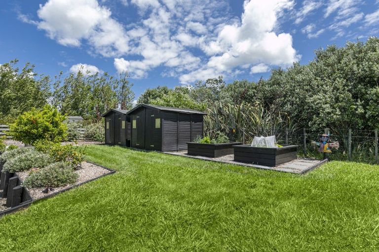 Photo of property in 13 Oak Valley Road, Dairy Flat, Albany, 0792