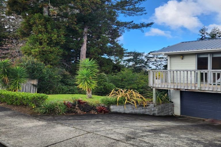 Photo of property in 37 Bradnor Meadows Drive, Swanson, Auckland, 0612