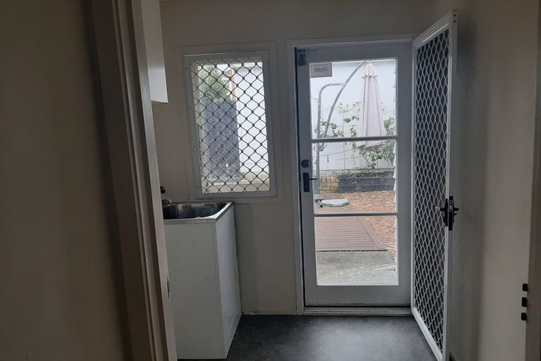 Photo of property in 1/9 Titirangi Road, New Lynn, Auckland, 0600