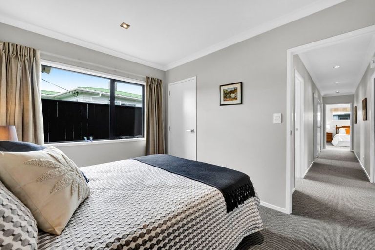 Photo of property in 1/276 Mangorei Road, Merrilands, New Plymouth, 4312