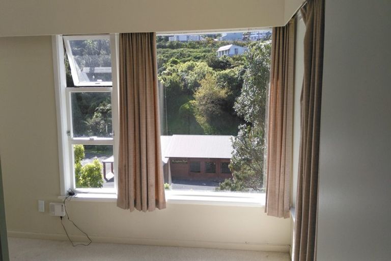 Photo of property in 88 Newlands Road, Newlands, Wellington, 6037