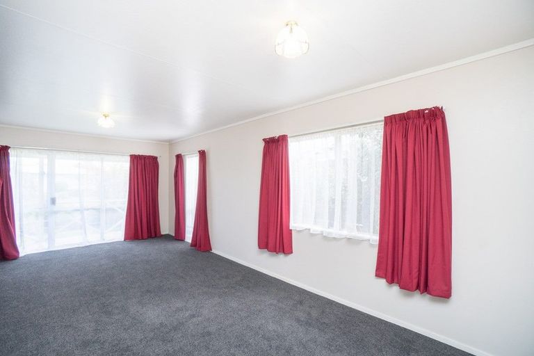 Photo of property in 25a Rosedale Crescent, Cloverlea, Palmerston North, 4412