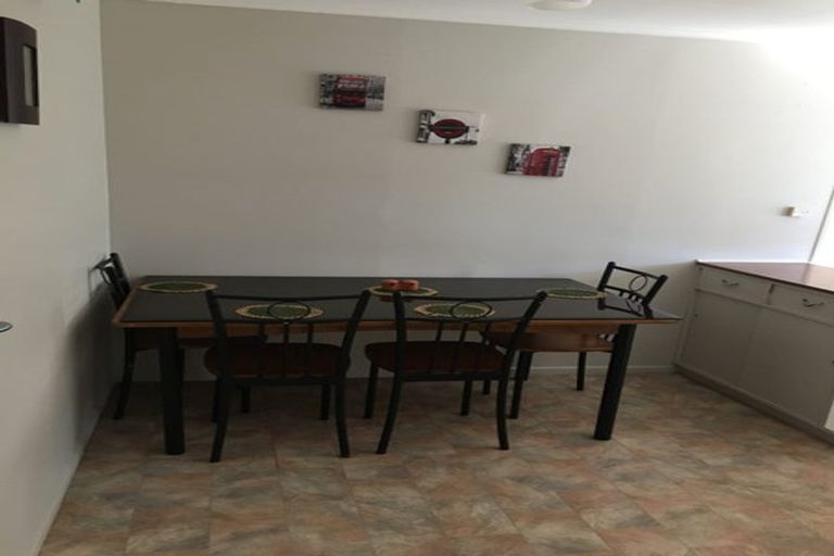 Photo of property in 2/33 Miles Avenue, Papatoetoe, Auckland, 2025