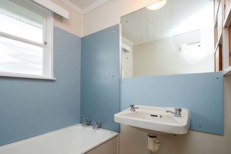 Photo of property in 19 Shelley Street, Roslyn, Palmerston North, 4414