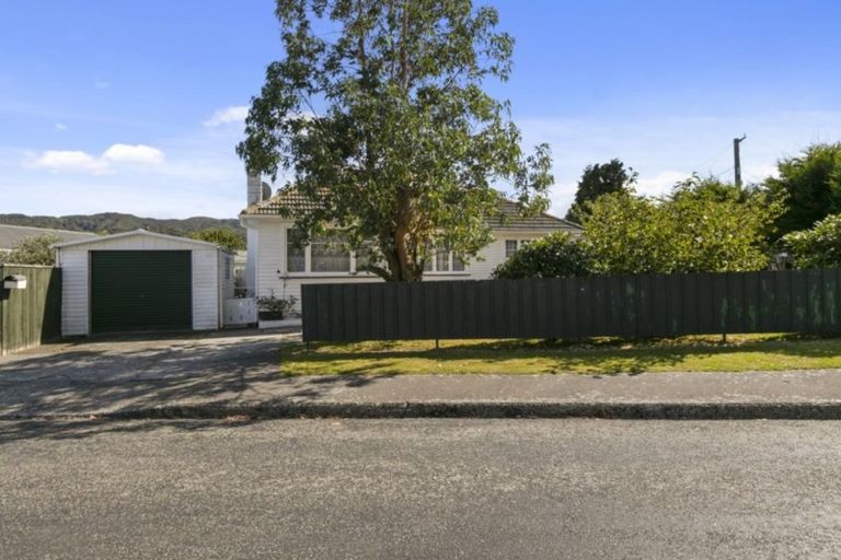 Photo of property in 35 Frederick Street, Wainuiomata, Lower Hutt, 5014