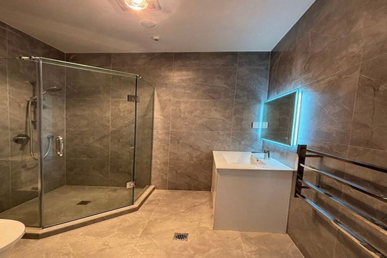 Photo of property in 8/1 Kaponga Crescent, New Lynn, Auckland, 0600