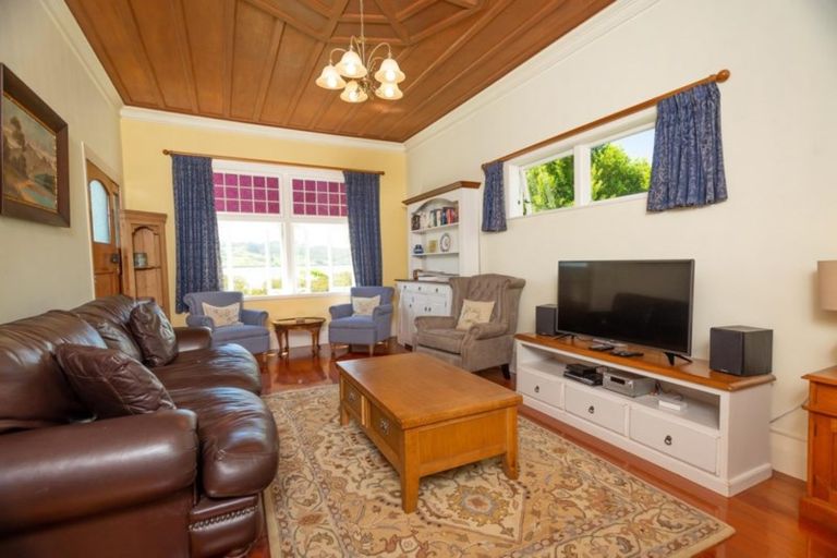 Photo of property in 13 Old Beach Road, Kohukohu, 0491