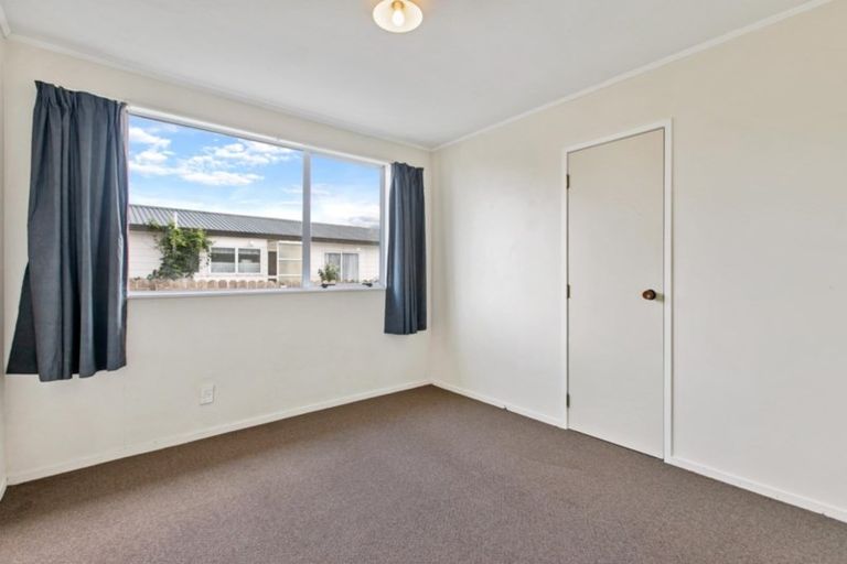 Photo of property in 2/72 Palmers Road, Clendon Park, Auckland, 2103
