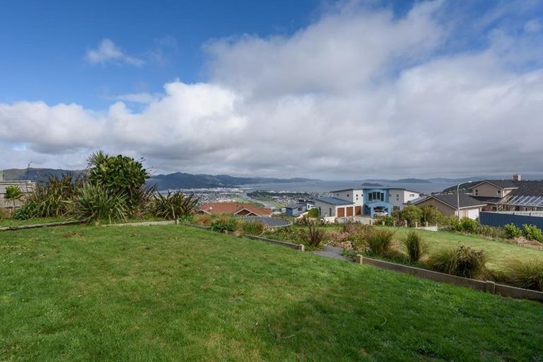 Photo of property in 20 Arahiwi Grove, Tirohanga, Lower Hutt, 5010
