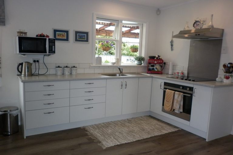 Photo of property in 21 Philip Street, Carterton, 5713