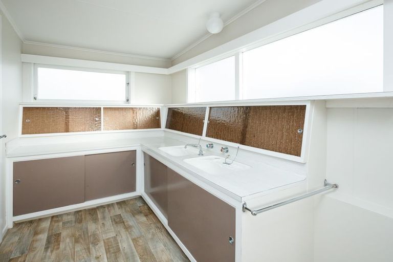 Photo of property in 19 Shelley Street, Roslyn, Palmerston North, 4414