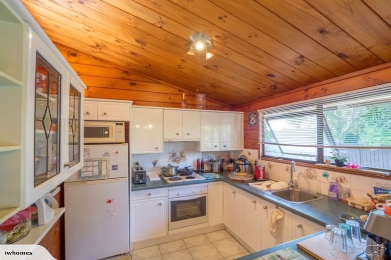 Photo of property in 20 Hedge Row, Sunnyhills, Auckland, 2010