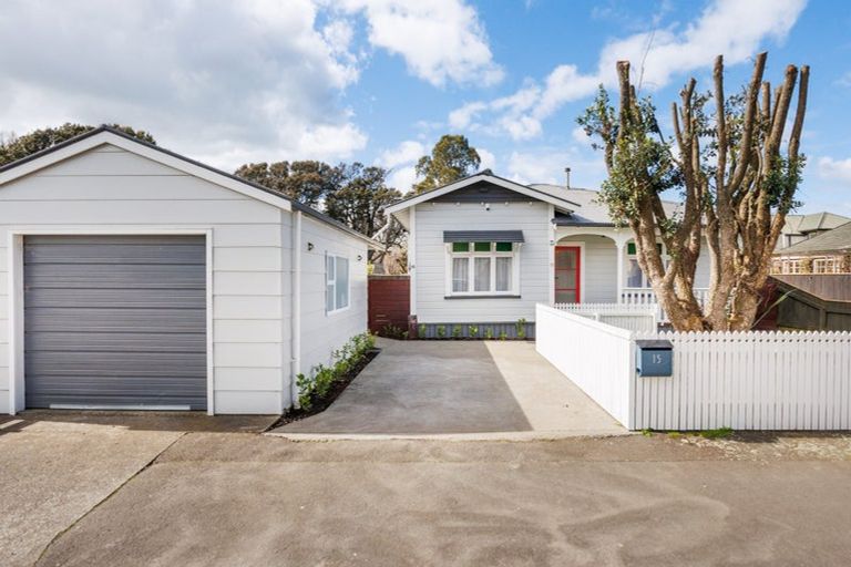 Photo of property in 15 Colombo Street, Hokowhitu, Palmerston North, 4410