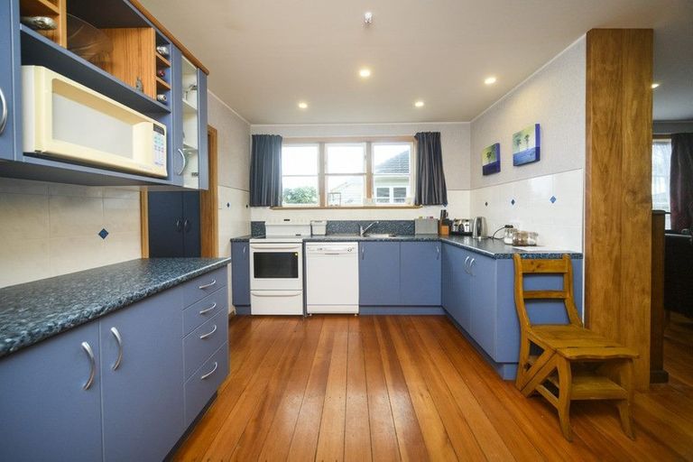 Photo of property in 145 Rangiora Avenue, Roslyn, Palmerston North, 4414