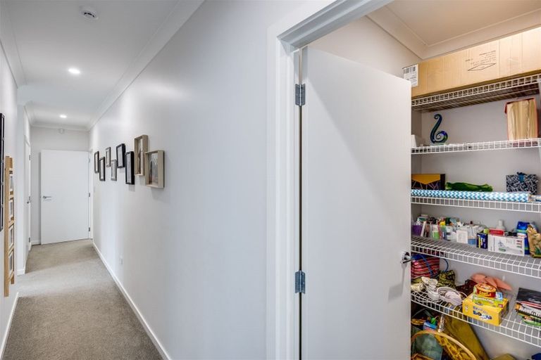 Photo of property in 28 Hurunui Drive, Te Awa, Napier, 4110