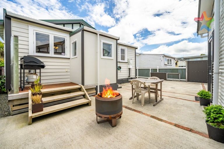 Photo of property in 40 Awamutu Grove, Waiwhetu, Lower Hutt, 5010