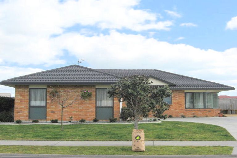 Photo of property in 6 Arabian Drive, Papamoa Beach, Papamoa, 3118