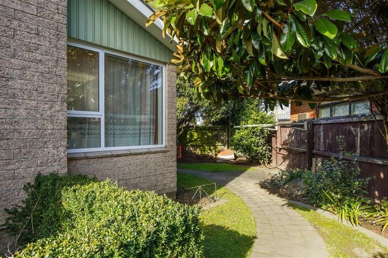 Photo of property in 1/409 Yaldhurst Road, Russley, Christchurch, 8042