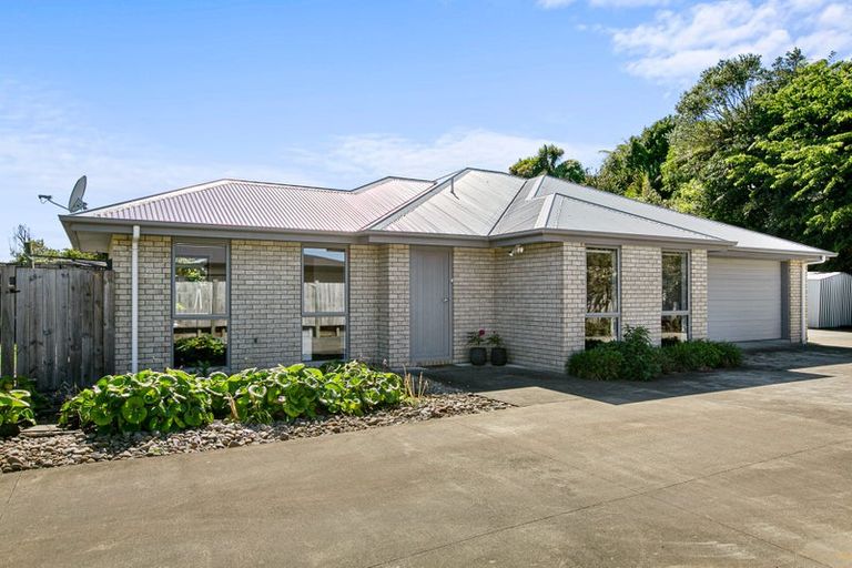 Photo of property in 15a Frederick Place, Whalers Gate, New Plymouth, 4310