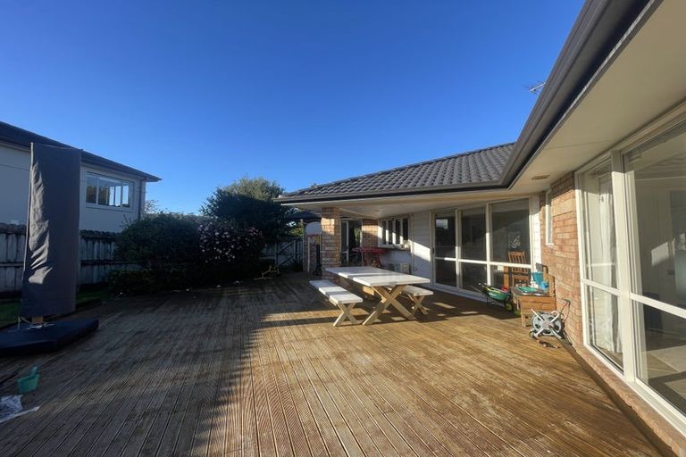 Photo of property in 83 Te Wharau Drive, Greenhithe, Auckland, 0632