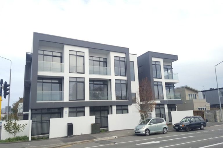 Photo of property in 9/231 Marine Parade, New Brighton, Christchurch, 8061
