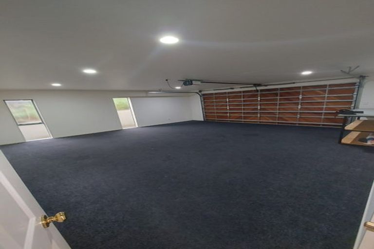 Photo of property in 92 Whangaparaoa Road, Red Beach, 0932