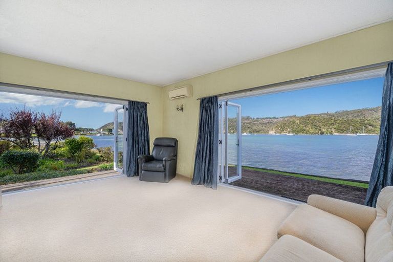 Photo of property in 96 Albert Street, Whitianga, 3510
