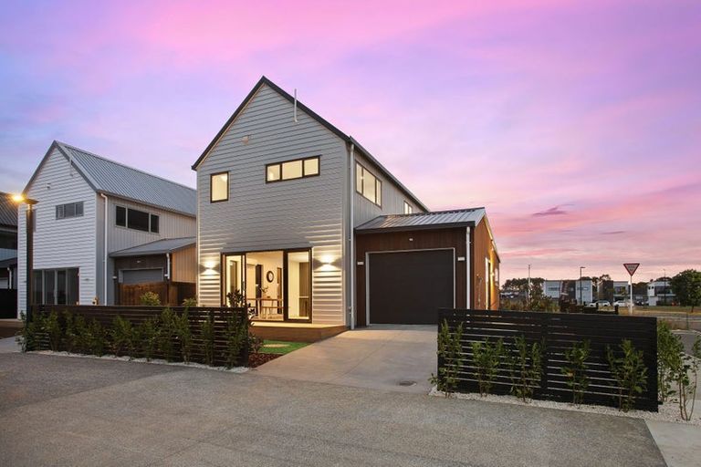 Photo of property in 77a Schoolside Road, Kumeu, 0810