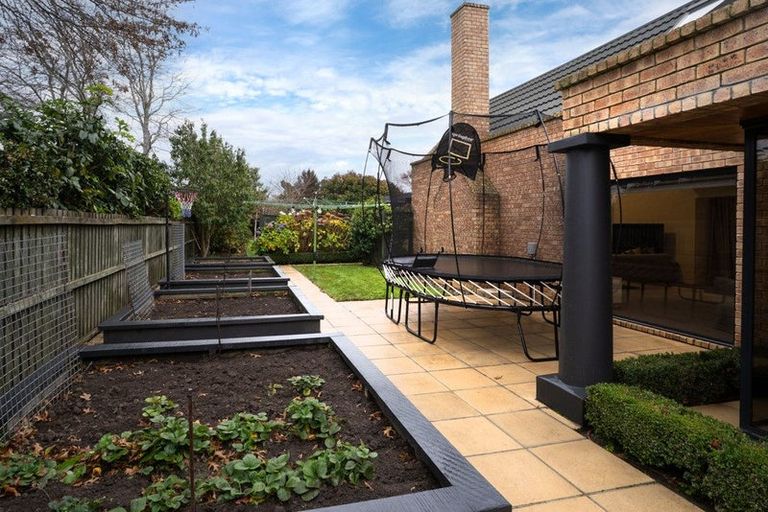 Photo of property in 60 Regent's Park Drive, Casebrook, Christchurch, 8051