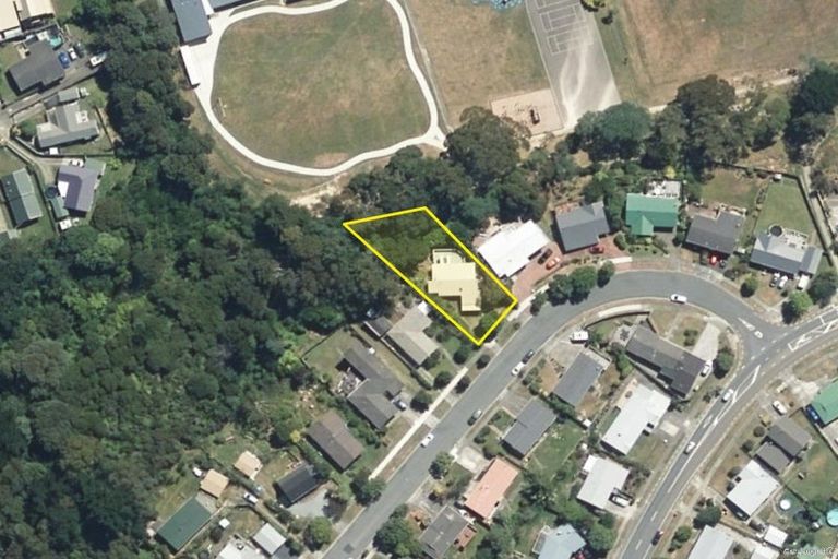 Photo of property in 225 Staithes Drive South, Whitby, Porirua, 5024