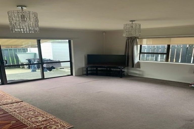 Photo of property in 1/3 West Street, Papakura, 2110