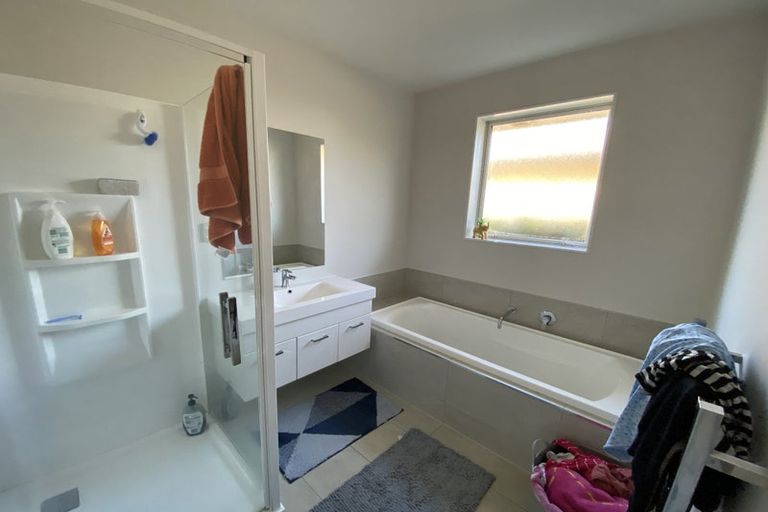 Photo of property in 86 Shillingford Boulevard, Rolleston, 7615