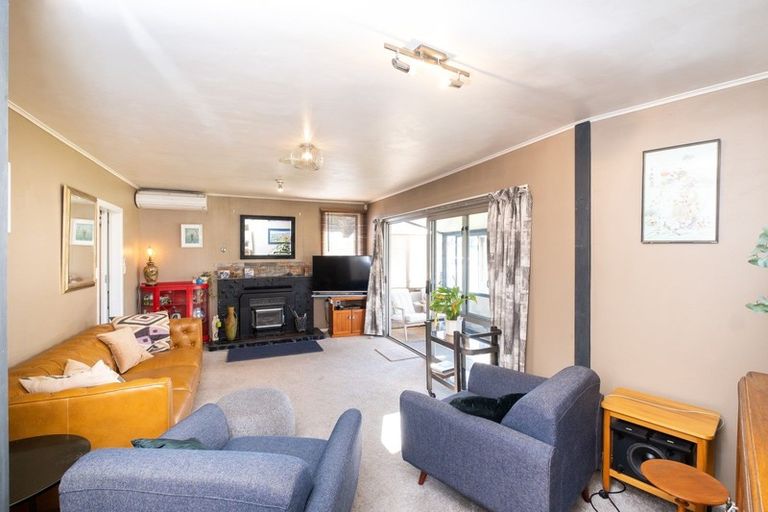Photo of property in 2 Jarvis Place, Taradale, Napier, 4112