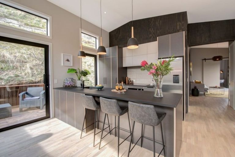 Photo of property in 61 Mcdonnell Road, Arrowtown, 9302